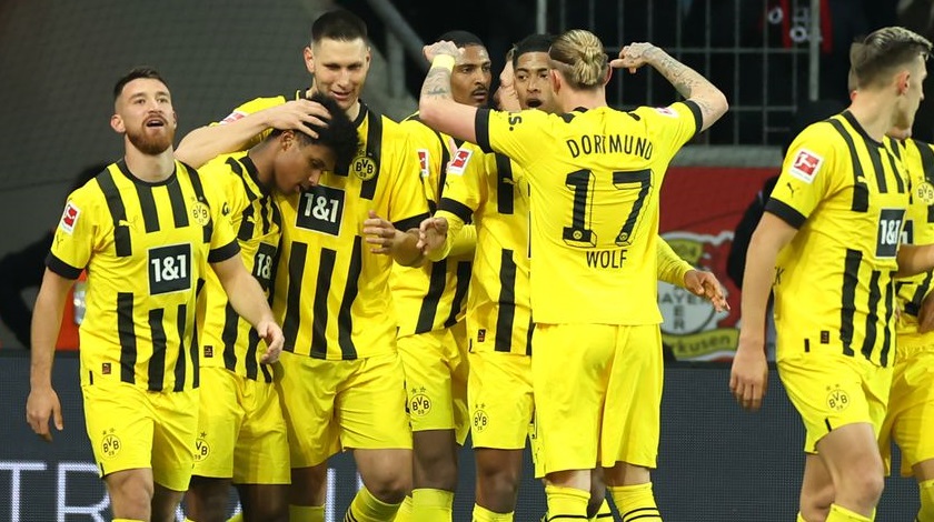 Borussia Dortmund moves to the top of the Bundesliga table ahead of Bayern Munich after defeating FC Cologne 6-0 in the Bundesliga match played on Saturday